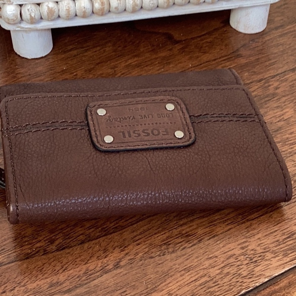 Fossil Vintage Brown cowhide Leather Wallet - Picture 9 of 16